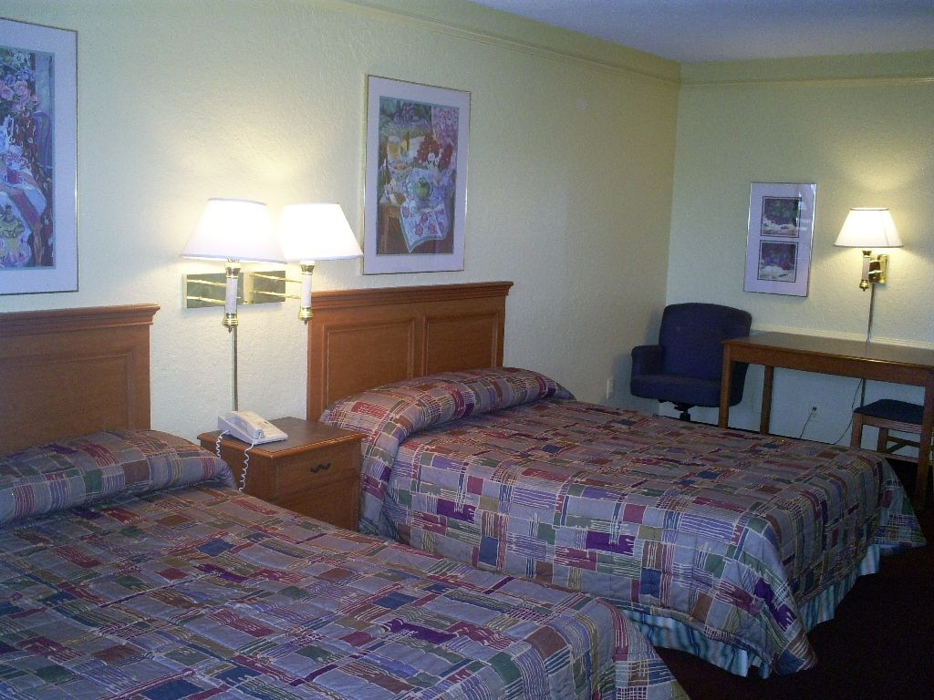 Econo Lodge Tucker Room photo